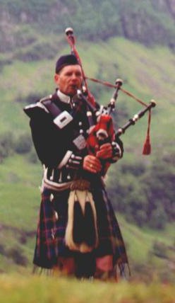 the howl of the haggis Scottish Piper