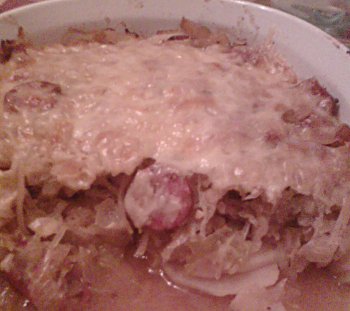 ve haff vays of makink you eat, schweinhund! Alsatian gratin with sauerkraut and sausage