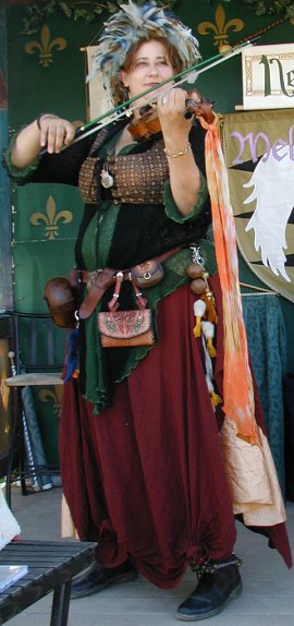 What do you do with a drunken ducky? Violinist Neidfyre performs at the Ren Faire