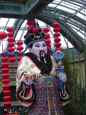 Statue of a Chinese Emperor at the Bellagio