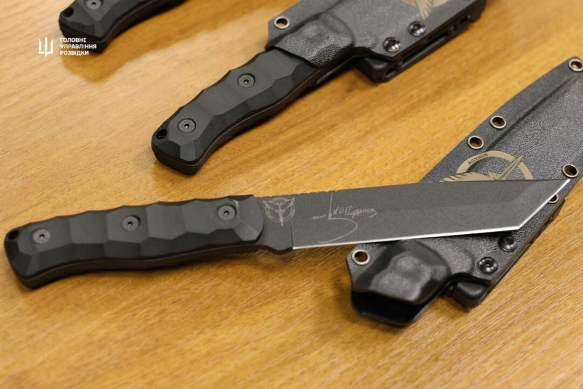 Budanov has given knives with his signature on them to Ukrainian soldiers.