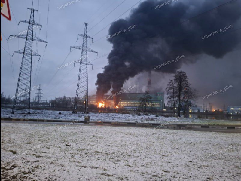A view of 4 fires at the Shaturskaya power plant.