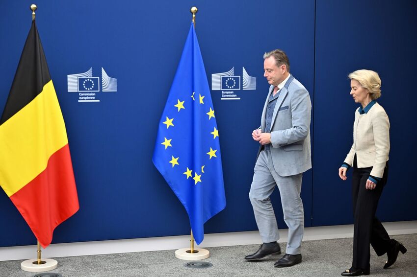 Bart de Wever doesn't want to give Ukraine frozen Russian assets. He fears Russia will sue Belgium.